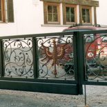 Autom. Einfahrtstor Mit Geschmiedeten Fuellungen Kopie
